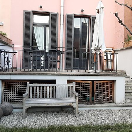 Casa Mari - Free Secure Parking, Breakfast, Private Bathroom, Wifi, Garden, Aircon, 3 Min Walk To Metro And Train Station Милан Экстерьер фото