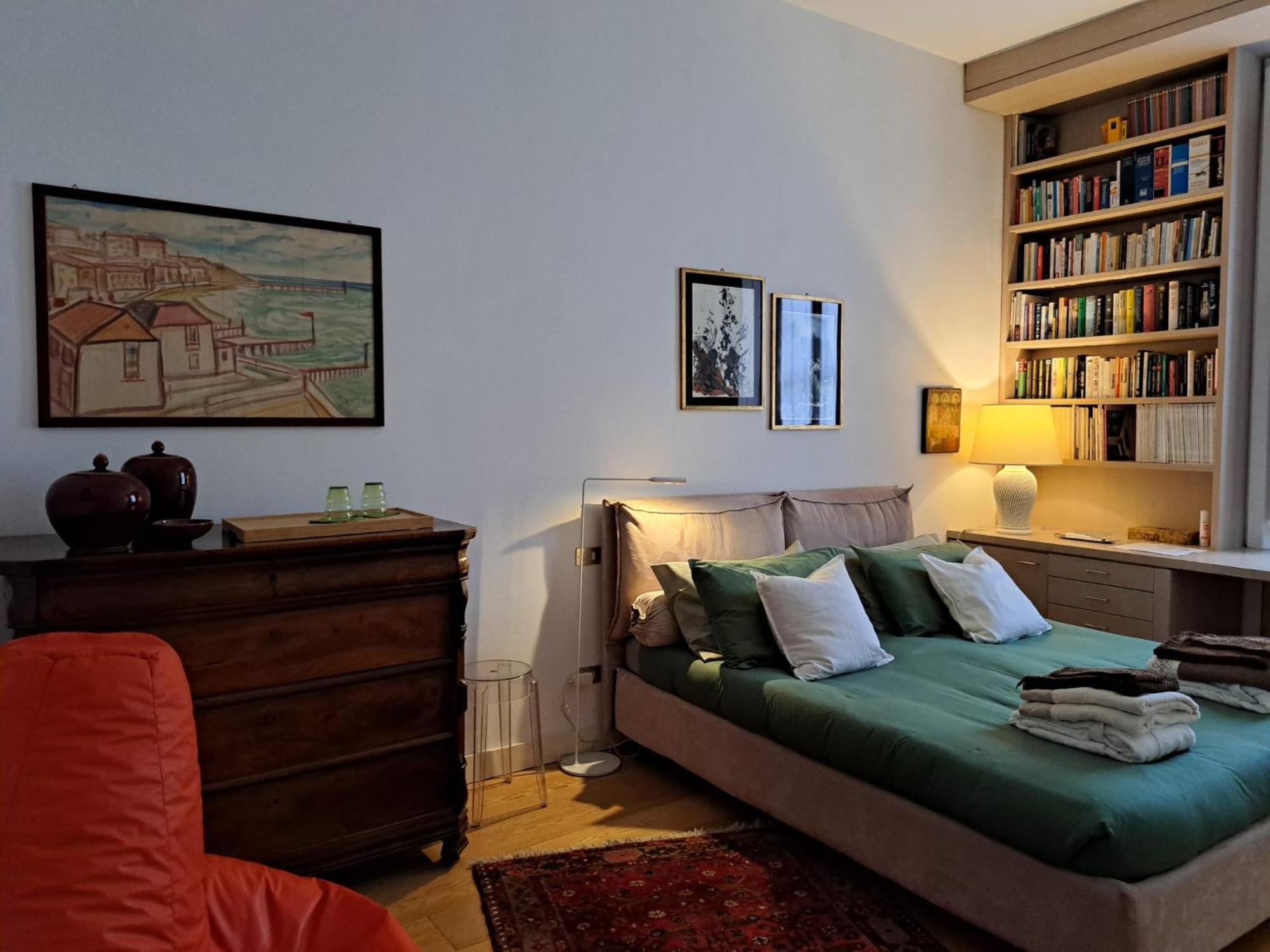 Casa Mari - Free Secure Parking, Breakfast, Private Bathroom, Wifi, Garden, Aircon, 3 Min Walk To Metro And Train Station Милан Экстерьер фото