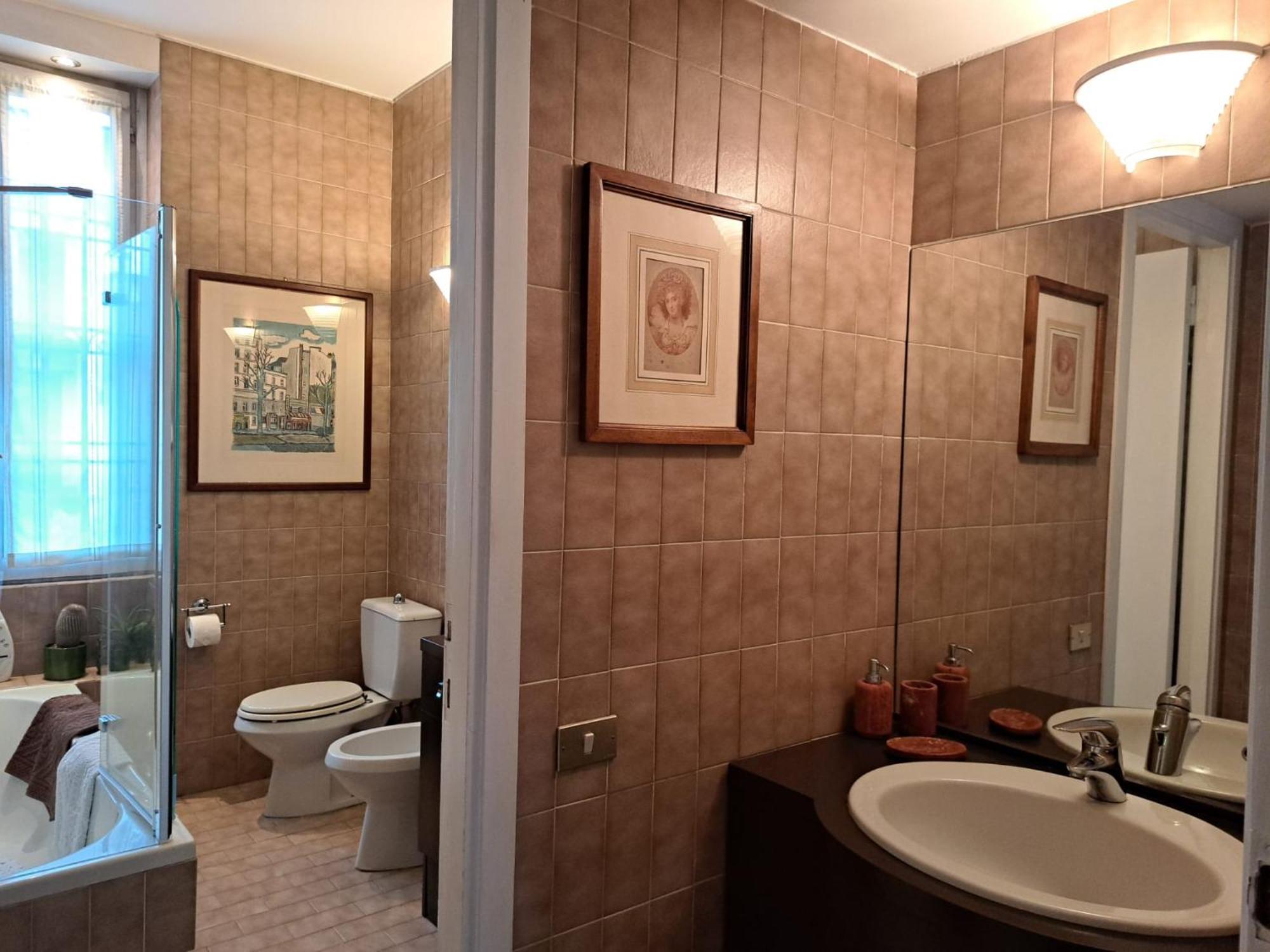 Casa Mari - Free Secure Parking, Breakfast, Private Bathroom, Wifi, Garden, Aircon, 3 Min Walk To Metro And Train Station Милан Экстерьер фото
